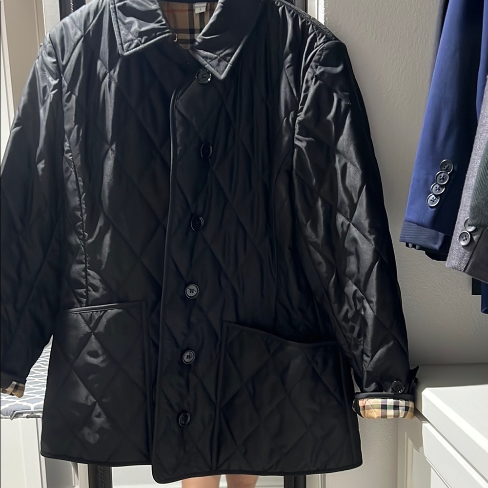 Burberry 100% authentic Black Quilted Jacket with Plaid Lining,size L. NWT